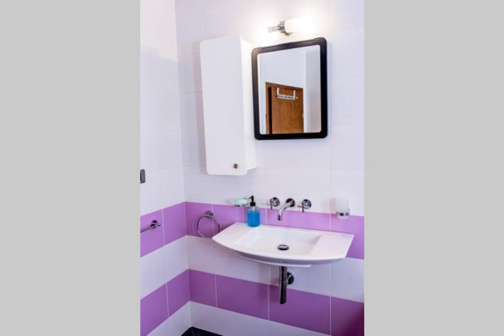 Sea View Apartment Next To Sea Garden And Beach Варна Екстер'єр фото