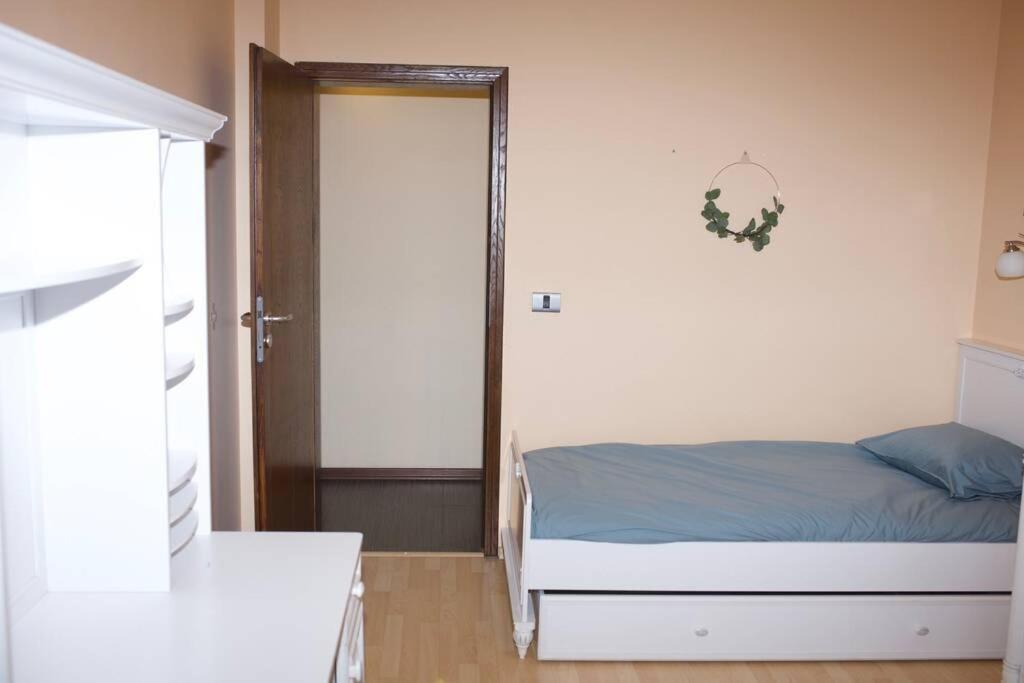 Sea View Apartment Next To Sea Garden And Beach Варна Екстер'єр фото