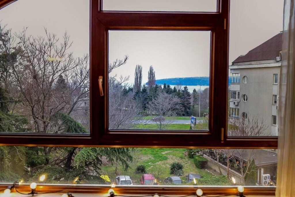 Sea View Apartment Next To Sea Garden And Beach Варна Екстер'єр фото